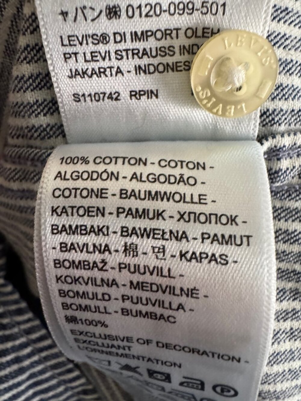 Levi's Classic Western Denim Shirt - M - Roadtrip Stripes - Medium Wash - NWOT - Picture 6 of 12